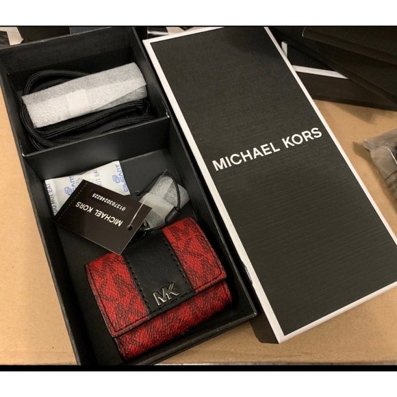 Michael Kors AirPod Lanyard Case for Apple AirPods Pro Chili - Picture 3 of 8
